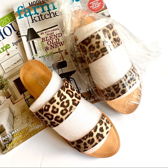 HP🎉• Leopard sandals• - Picture 2 of 8